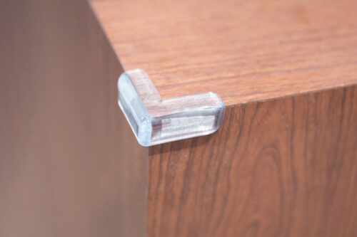 Zabezpieczenia mebli i elektryki dla dzieci