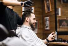 Na co zwracać uwagę wybierając salon fryzjerski? Oto najlepszy poradnik konsumenta! Na co zwracać uwagę wybierając salon fryzjerski? Oto najlepszy poradnik konsumenta!