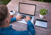 Kto pisze teksty naukowe?