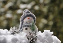 Jak ozdobić boki tortu?