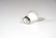 Czy solić wodę do parzenia szynki?